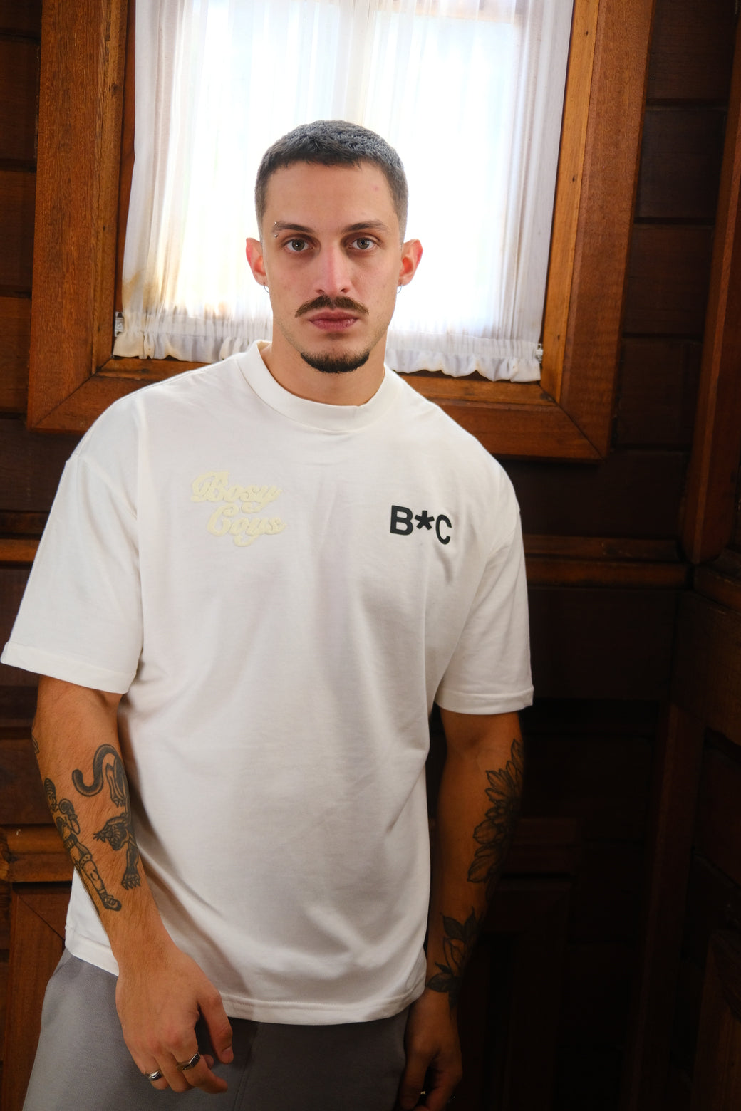 WUTTT - CAMISETA OFF WHITE