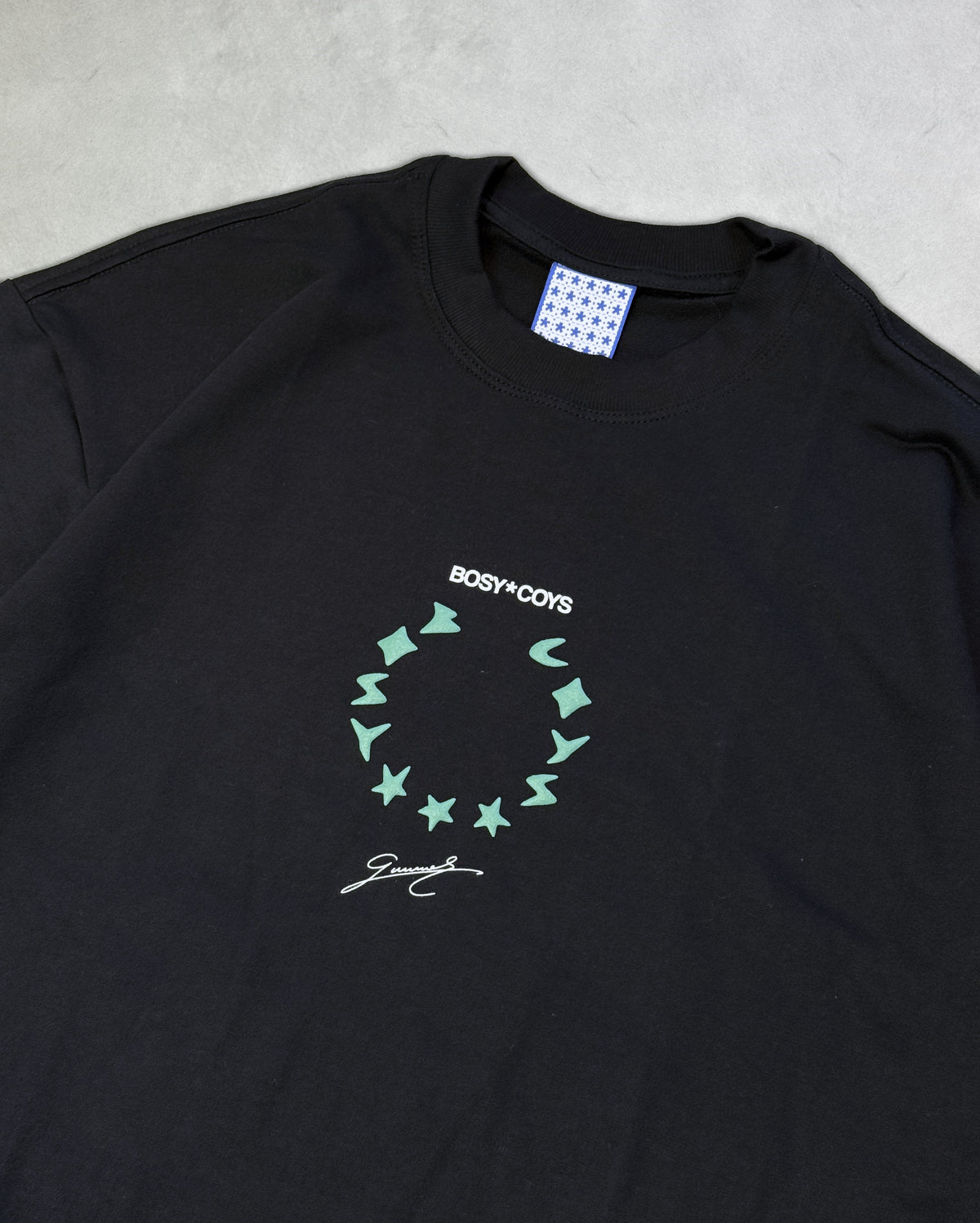 CIRCLE - CAMISETA PRETA - FRENTE (FOTO)