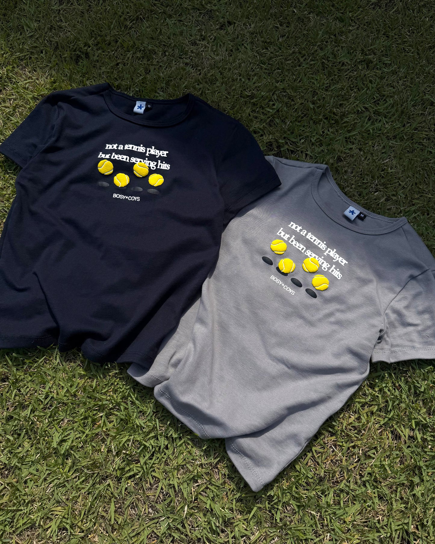 NOT A TENNIS PLAYER - BABY TEE CINZA