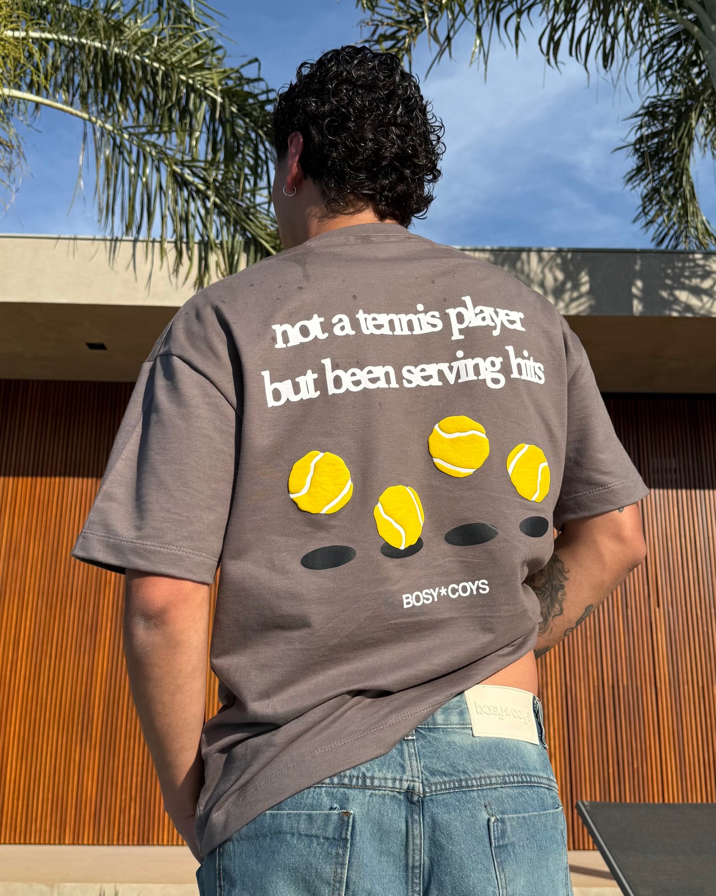 NOT A TENNIS PLAYER - CAMISETA MAGNETO