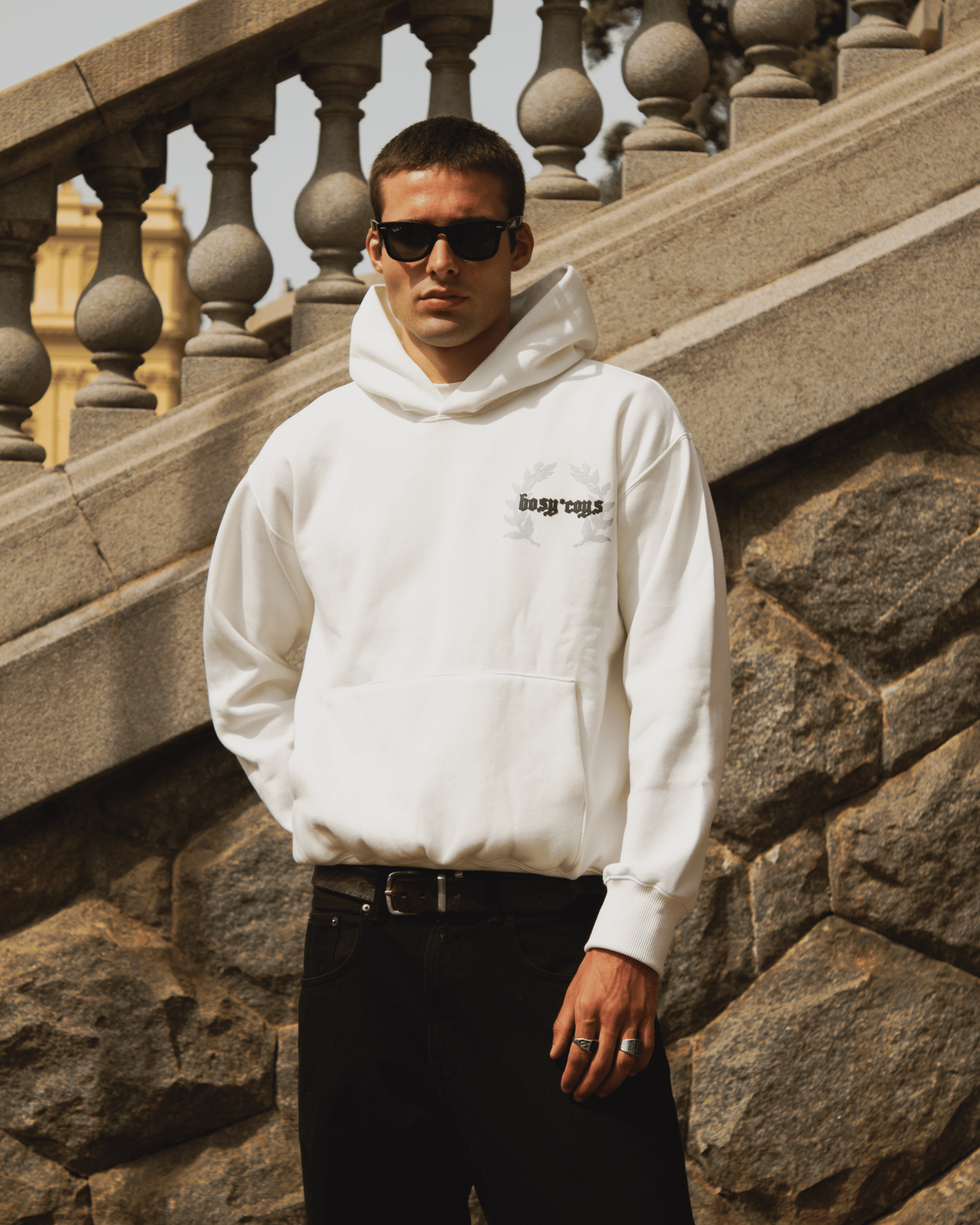 NOT A KEEPER - MOLETOM OFF WHITE